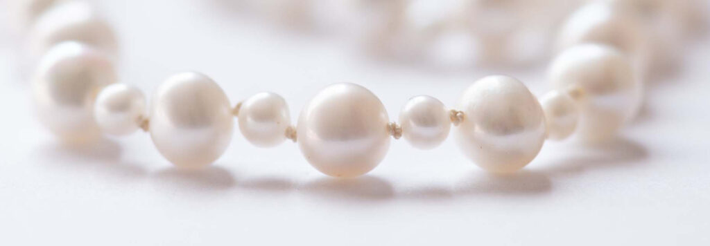Pearl shapes 2 white off round2