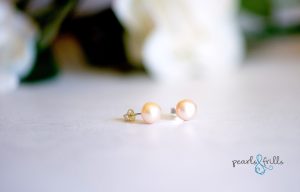 peach pearl stud earrings